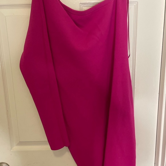 Bandage feel dress perfect for any occasion . Sexy yet comfortable - Picture 3 of 4